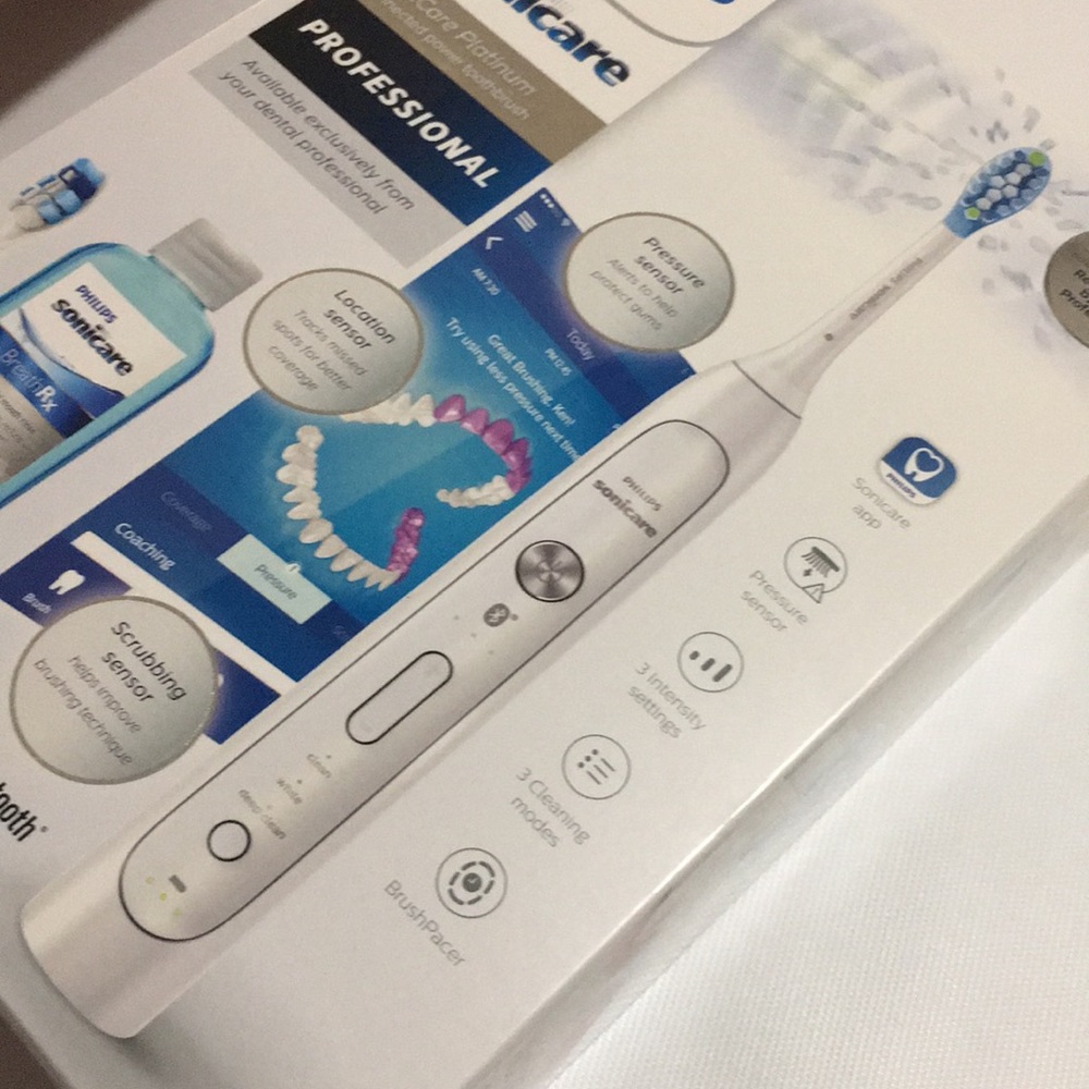 PHILIPS Sonicare Toothbrush - Picture 8 of 8